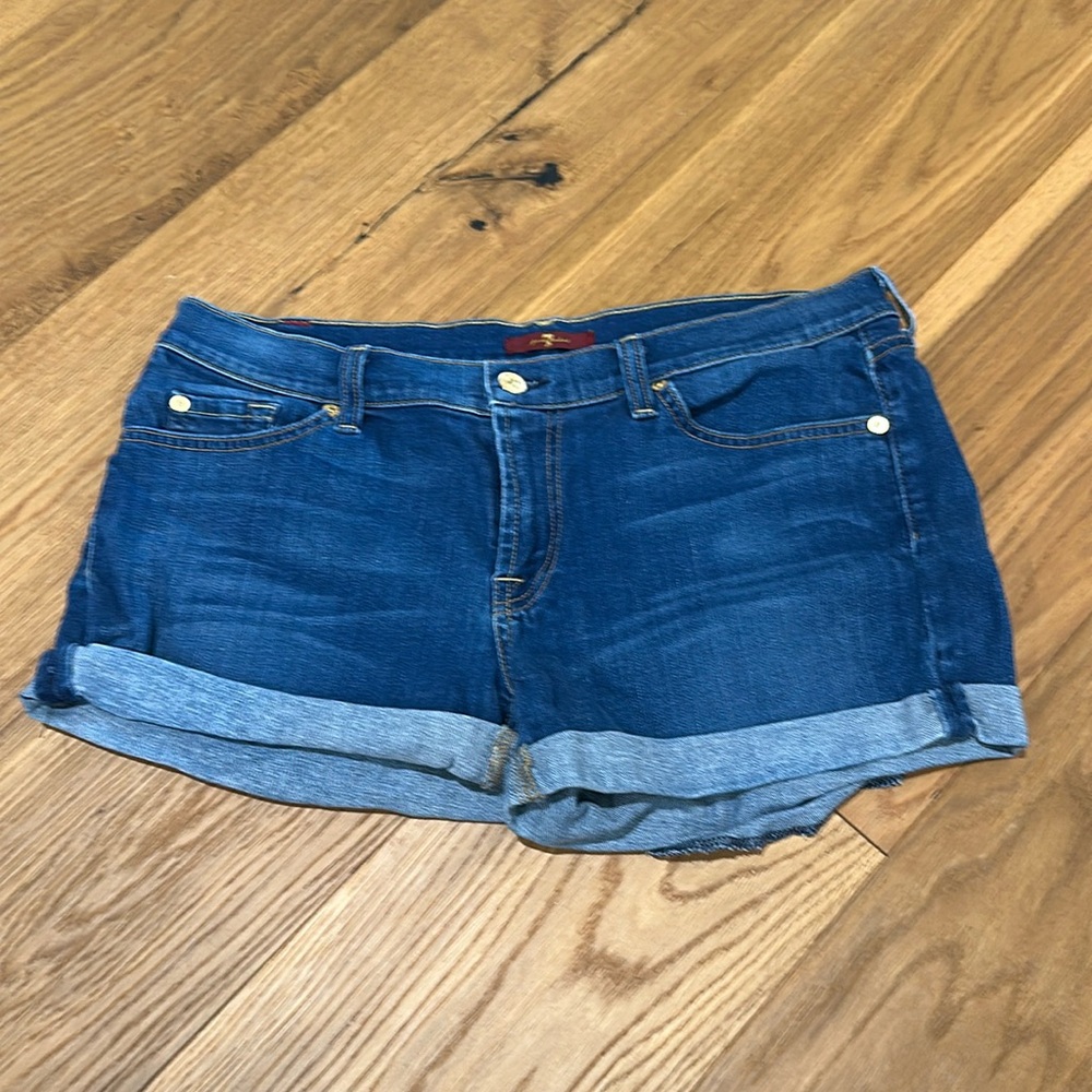 7 for all mankind jean shorts. Like new. Size 32